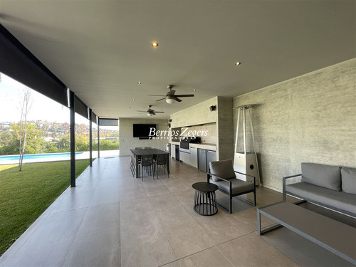 Casa En Venta De 2 Dorm. En Lo Barnechea Valle Escondido