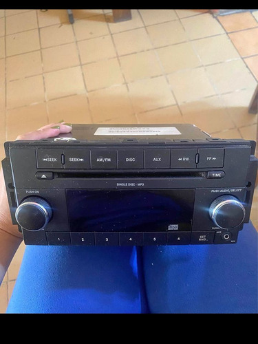 Radio Reproductor Jeep Cherokee Kk Original Año 2008-2015