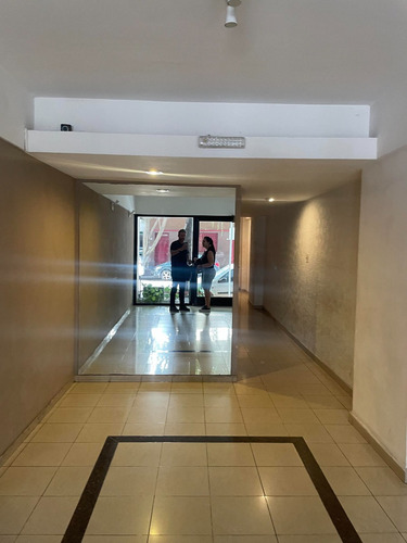 Departamento Alquiler 2 Ambientes/ Rio De Janeiro 1000, Caba/ Impecable Estado / $320.000 Por Mes