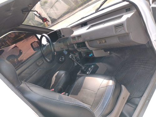 Chevrolet LUV 2.3 Space Cab Dlx Tfr