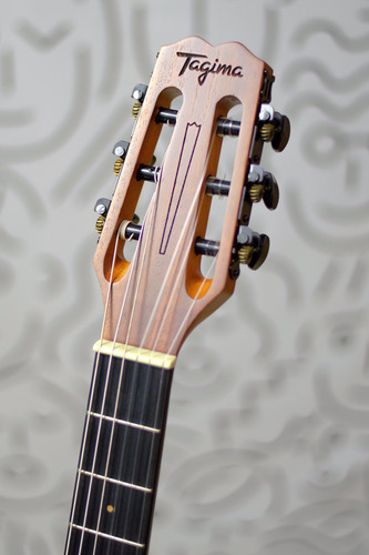 Violão Tagima Vegas Gran Reserva Cordas De Nylon Eletroacústico Afinador Embutido Teq-8 Acabamento Satin Open Pore Fosco Em Sapele