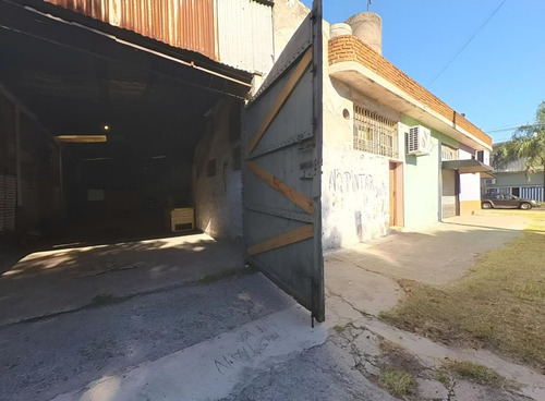 Venta 2 Galpones Y 5 Locales En Bloque Lanús 745m2