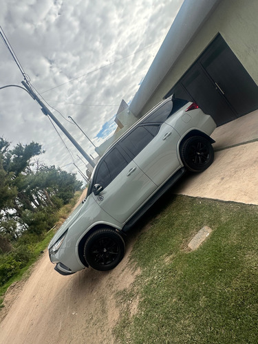 Toyota Hilux SW4 2.8 Srx 177cv 4x4 7as