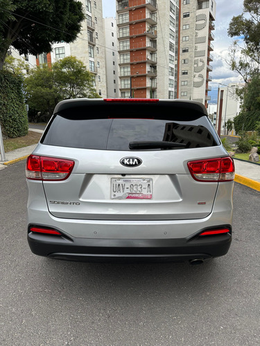Kia Sorento 2.4 Lx At