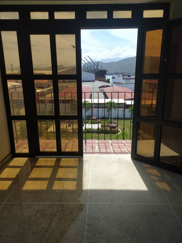 Imagen 12 de 12 de Oficinas En Cc Las Valentinas En Puerto Cabello. Eglée Suárez 04144815512