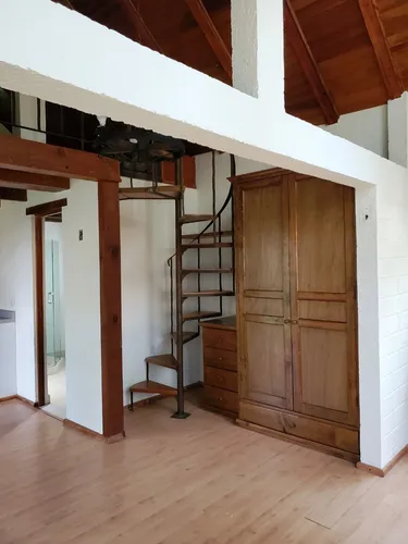 Casa Venta, Con Departamento O Estudio Independiente. 10 Estacionamientos.