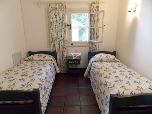 Casa, 5 Dormitorios, 5 Baños, Punta Del Este, Venta- Ref: 1019