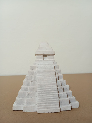 Piramide Escala 10cm Tikal Chichen Itza Del Sol Hecho De Pie
