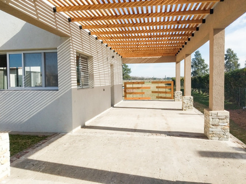 Imagen 5 de 14 de Casa En Chacras De La Reserva 3 Habitacion Con Pileta