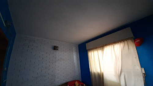 Imagen 11 de 14 de Hermosa Casa Con Amplia Barbaco Y Habitación En El Fondo.