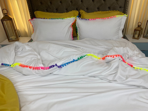 Imagen 4 de 4 de Funda Para Plumón Tipo Duvet Sencillo Con Borlas Multicolor