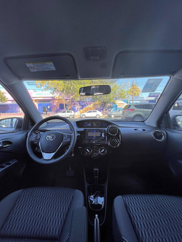 Imagen 5 de 8 de Toyota Etios 1.5 Sedan 4 P Xls At Ok Up