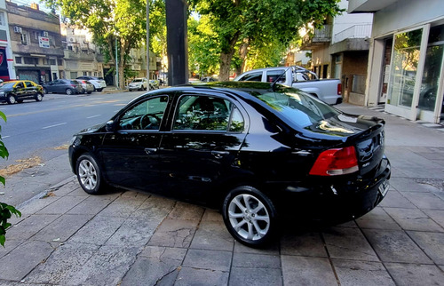 Volkswagen Voyage 1.6 Highline Imotion