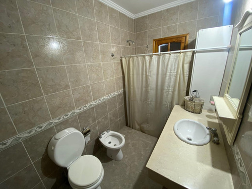 Casa Quinta En Ave Del Paraíso 767
