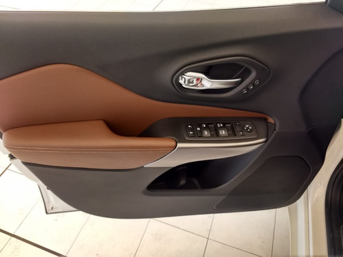 Imagen 12 de 15 de Jeep Cherokee Overland 2019