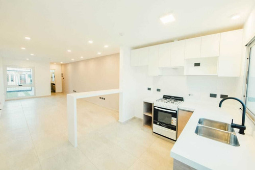 Imagen 3 de 10 de Venta Duplex En Barrio Villa Claret
