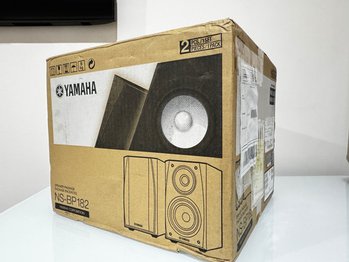 Yamaha Pianocraft Mcr-n560 . Estéreo Microcomponente Silver 64 W (Usado)