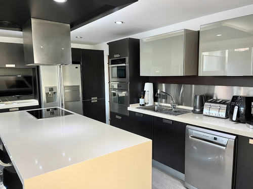 Imagen 9 de 30 de Casa De 5 Habitaciones En San Isidro Con Pileta, Sauna Y Gym