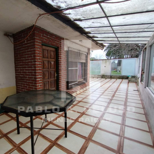 Quinta Con Quincho Y Piscina, Casa 4 Ambientes Y Casa De Caseros. Pontevedra, Merlo. Zona Oeste. Buenos Aires