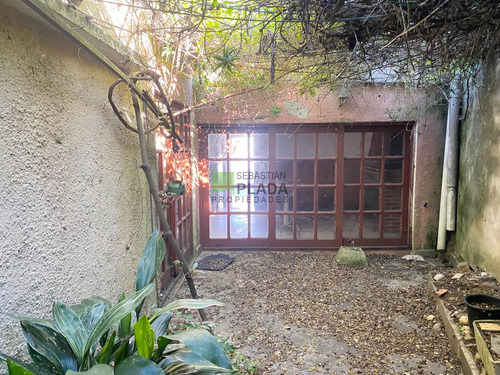Casa De Tres Dormitorios Y Garaje En Venta En San Carlos
