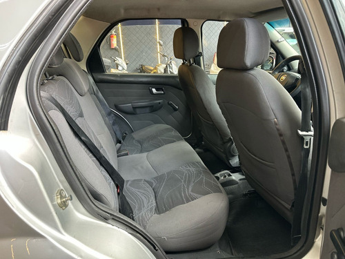 Fiat Siena 1.0 El Flex 4p