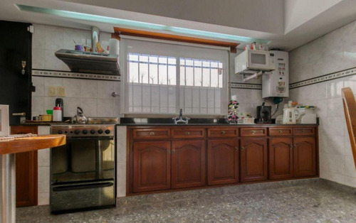 Imagen 10 de 30 de Casa Venta 2 Dormitorios ,2 Baños Y Pileta - Lote 10 X 40-150 Mts 2 Cubiertos- Los Hornos