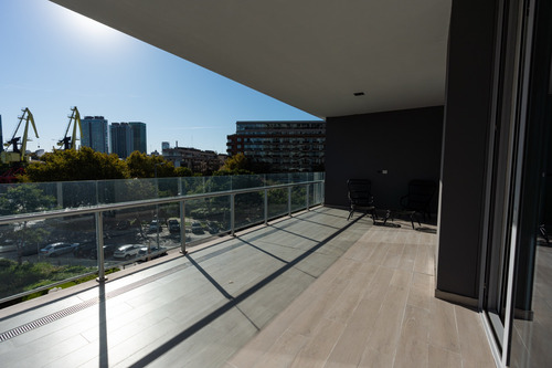 Alquiler Dos Ambientes En Puerto Madero, Amplio Balcón