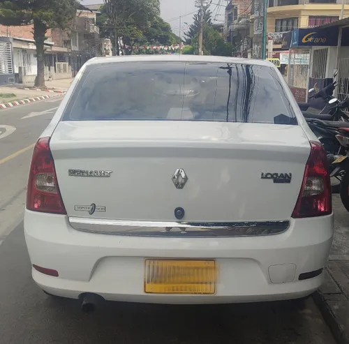 Renault Logan 2013 Dynamic