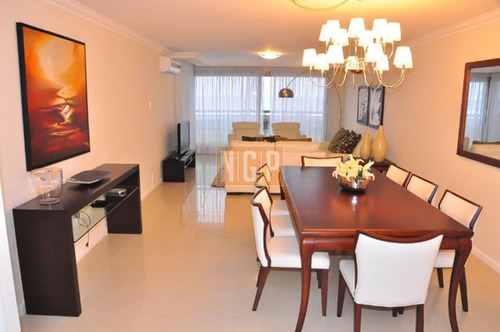 Imagen 8 de 30 de Apartamento En Brava, 3 Dormitorios