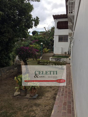 Imagen 13 de 15 de Casa Bi-familiar En Venta Macaracuay Parte Alta