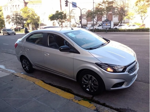 Imagen 3 de 25 de Chevrolet Onix Plus Joy Black 1.4 2023 0km 2022 Prisma Gall6