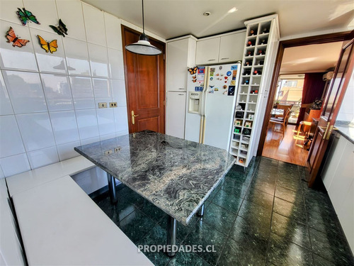 Departamento En Venta De 5 Dorm. En Las Condes Gran Vista