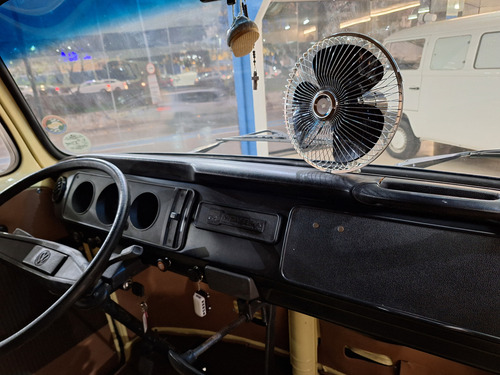 Volkswagen Kombi 1.6 4p