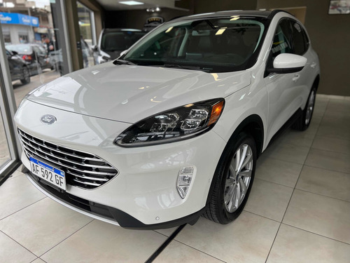 Imagen 1 de 25 de Ford Kuga Hibrida - Automotores Rosales