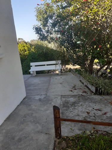 Casa 3 Dormitorios, A 200 Mts De La Costa, Amplia Vista Al Mar.