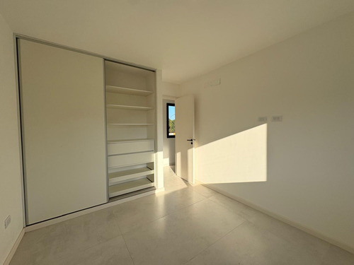 Venta De Casa Ubicada En El Barrio Nayades - Pinamar