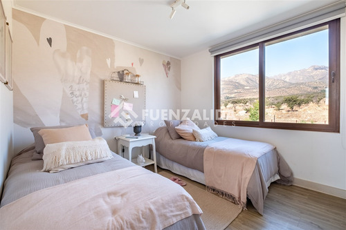 Casa En Venta De 3 Dorm. En Colina Chicureo Piedra Roja
