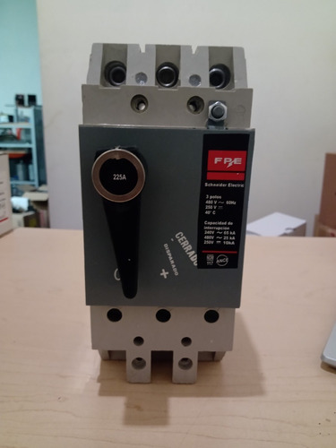 Interruptor Termomagnetico Marca Federal Pacific 225 Amp