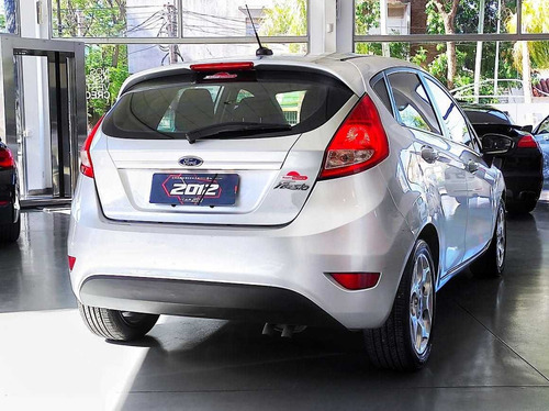 Ford Fiesta Kinetic Desing Titanium 2012 - Car Cash