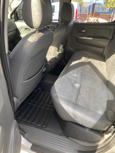 Toyota Hilux 3.0 Cd Srv Cuero I 171cv 4x4 5at 2013