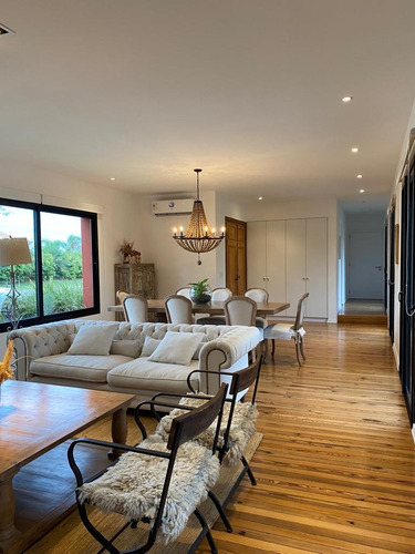 Imagen 2 de 21 de Espectacular Casa En Barrio Privado Carmel Única Por Su Diseño!