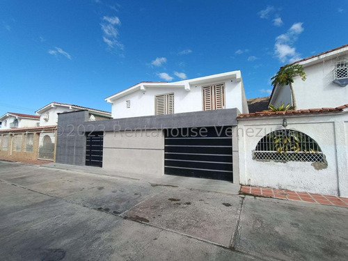 Casa En Venta La Mora La Victoria Remodelada Estef 23-20712