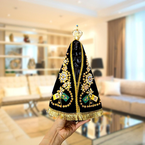 Nossa Senhora Da Aparecida Em Resina Com Manto E Coroa 30cm Cor Preta