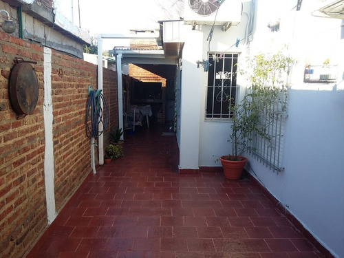 Imagen 3 de 9 de Excelente Casa 4 Ambientes En Venta - Rafael Calzada