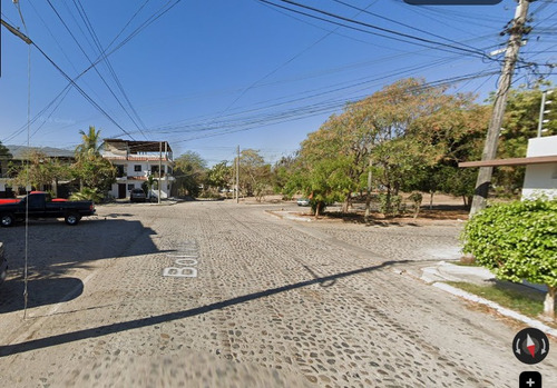 Casa En Condominio Ubicada En Colonia Paseo De La Ribera, Puerto Vallarta Jalisco, Con 3 Recamaras Y 114m2. Muy Cerca Del Walmart Macroplaza Vallarta.