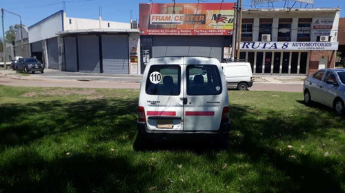 Peugeot Partner 1.4 Furgon Confort 2015 Con Gnc De 5ta