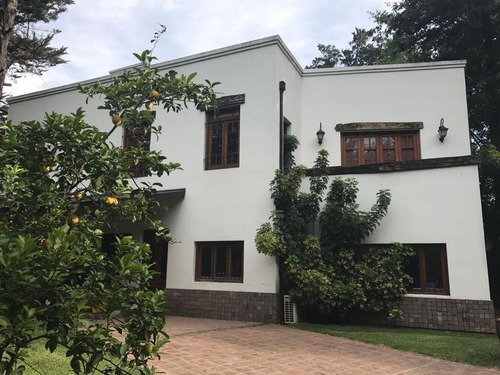 Imagen 1 de 10 de House - Barrio Parque Leloir