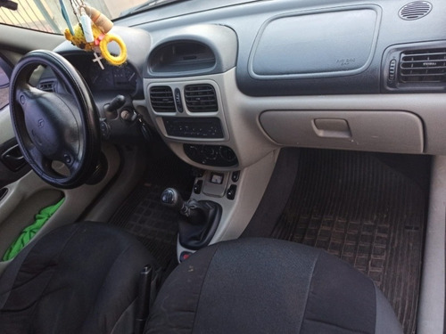Renault Clio 1.6 Expression 2004