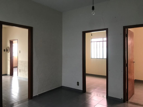Casa A Venda Com 2 Flats Nos Fundos Para Aluguel