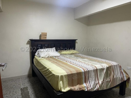 Imagen 6 de 19 de Claudia Lopez Vende Edificio En Catia Mls #22-23270